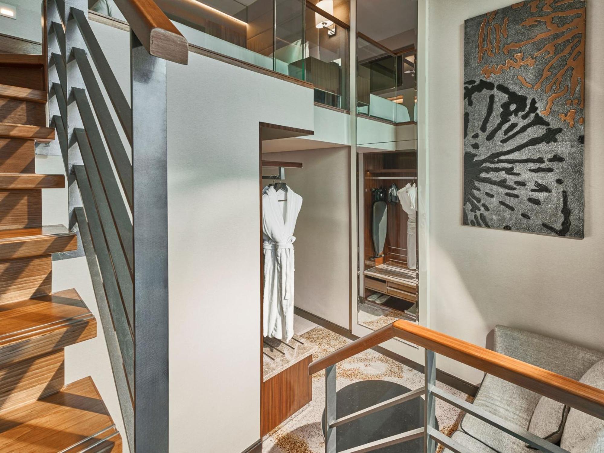 Standard Queen Loft Top Floor